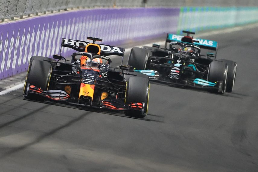 Max Verstappen ganó el GP de Abu Dabi luego de superar a Mercedes después del Safty Car en las últimas vueltas