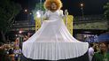 En esta foto de archivo tomada el 24 de febrero de 2020, la cantante brasileña Elza Soares asiste al desfile de la escuela de samba Mocidade Independente de Padre Miguel durante la última noche del desfile del Carnaval de Río en el Sambódromo Marqués de Sapucai en Río de Janeiro, Brasil. En esta foto de archivo tomada el 24 de febrero de 2020, la cantante brasileña Elza Soares asiste al desfile de la escuela de samba Mocidade Independente de Padre Miguel durante la última noche del desfile del Carnaval de Río en el Sambódromo Marqués de Sapucai en Río de Janeiro, Brasil.