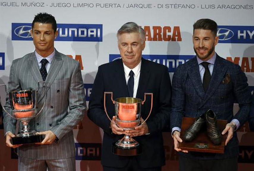 Ahora lo que hay que intentar es ganar trofeos y la Liga de Campeones otra vez, dijo Ronaldo al recibir el premio como mejor goleador de la Liga. (EFE)