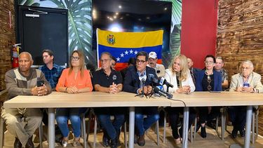 Reuni&oacute;n en Miami donde se anunci&oacute; la manifestaci&oacute;n de este s&aacute;bado 16 de noviembre.&nbsp;