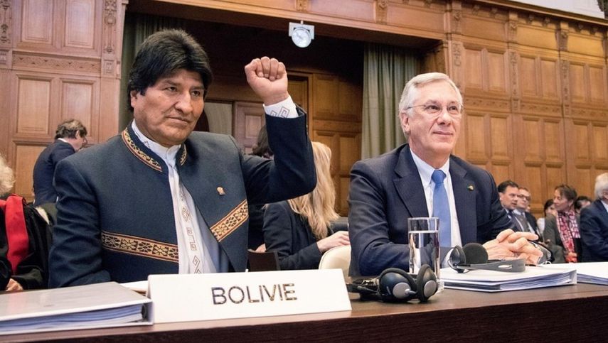 El presidente boliviano, Evo Morales reiteró en La Haya que su país no renunció a la fórmula de solución negociada con Chile en su afán de lograr un acceso soberano al océano Pacífico.