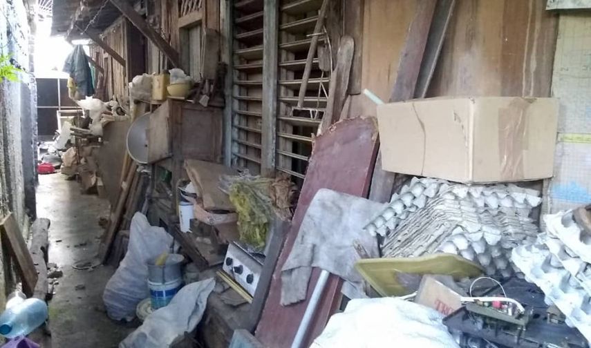 Exterior de la vivienda de una familia que espera solución para su caso en Santiago de Cuba.