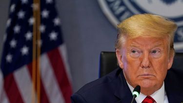 El presidente Donald Trump participa en una videoconferencia con gobernadores en la Agencia Federal de Manejo de Emergencias, el jueves 19 de marzo de 2020, en Washington.&nbsp;