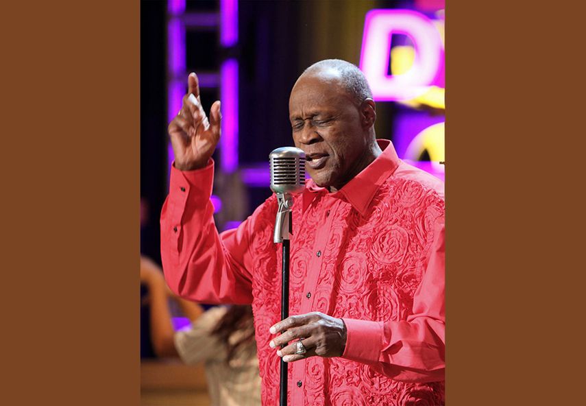 El intérprete dominicano actúa durante una presentación especial en Miami el pasado año. (EFE)