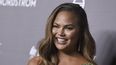 Chrissy Teigen a su llegada al evento Baby2Baby Gala el 9 de noviembre de 2019, en California. 