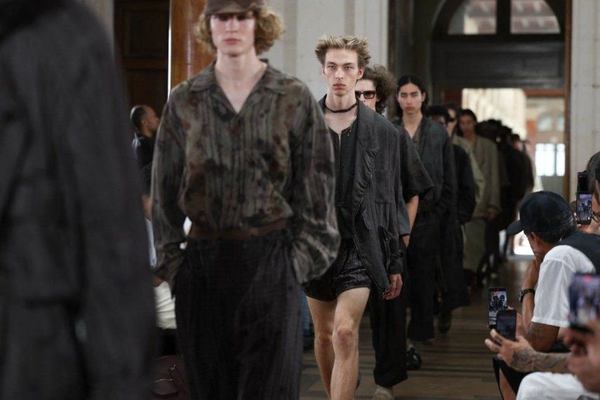 La Semana de la Moda masculina de París concluyó este domingo, una edición marcada por el calor extremo que afectó a Francia.
