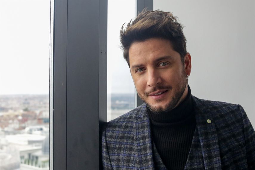 Desde el confinamiento, el cantante espa&ntilde;ol Manuel Carrasco estrena Prisi&oacute;n esperanza.&nbsp; &nbsp; &nbsp;