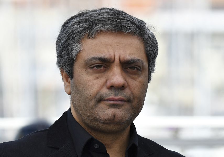 El director iraní Mohammad Rasoulof posa el 19 de mayo de 2017 durante una sesión fotográfica de la película Lerd (Un hombre de integridad) en la 70ª edición del Festival de Cine de Cannes en Cannes, sur de Francia.