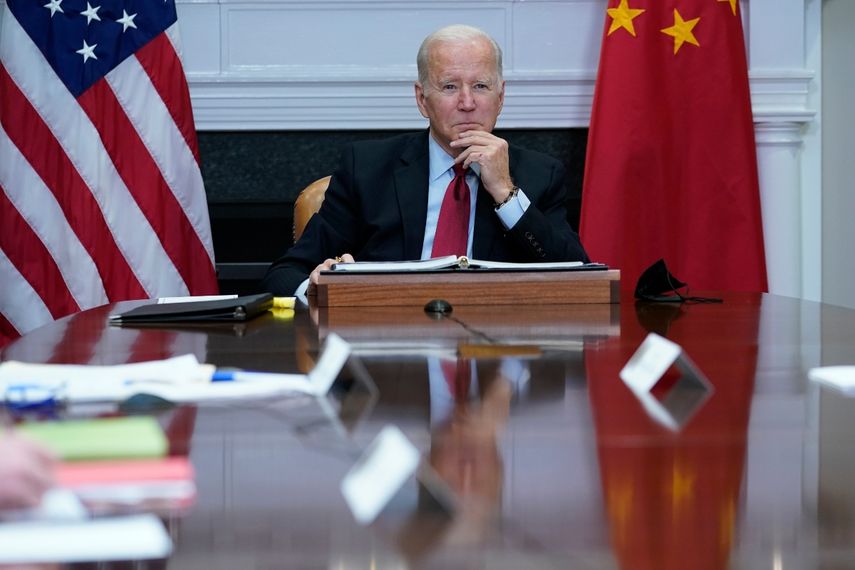 El presidente Joe Biden en una reunión virtual con el presidente chino Xi Jinping en la sala Roosevelt en la Casa Blanca en Washington, el 15 de noviembre de 2021.&nbsp;