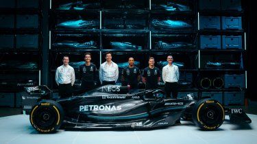 La presentación del W14, nuevo monoplaza de la escudería Mercedes en la Fórmula 1, junto a los pilotos Geroge Russell y Lewis Hamilton