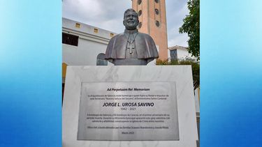 Busto dedicadro al cardenal Urosa Sabino.