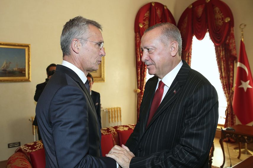 El secretario general de la OTAN, Jens Stoltenberg y el presidente de Turquía Recep Tayyip Erdogan.