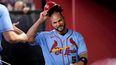 El dominicano Albert Pujols, en ese entonces de los Cardenales de San Luis, saluda desde la cueva durante el encuentro del sábado 20 de agosto de 2022, contra los Cascabeles de Arizona.