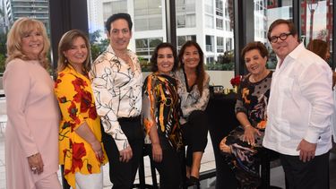 Rosa Mar&iacute;a Ledesma, Marta Reeves, Oscar Garc&iacute;a, Diana Reeves, Carla Tavella y Miguel Guti&eacute;rrez.