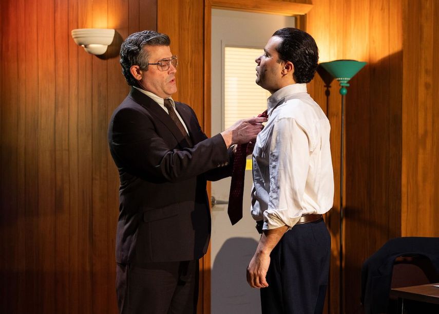 René Granado yAndhy Méndez en una escena de English Only.