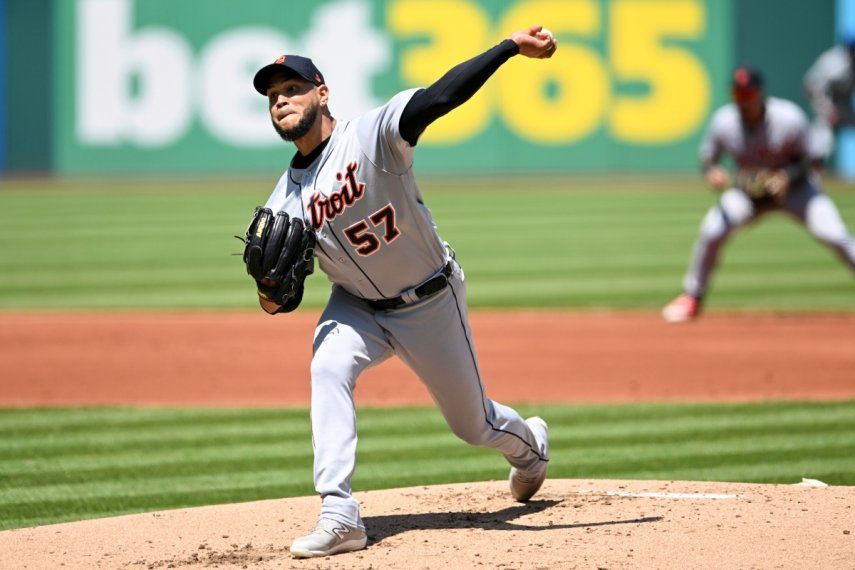 Eduardo Rodríguez, de los Tigres de Detroit, lanza ante los Guardianes de Cleveland, el miércoles 10 de mayo de 2023.