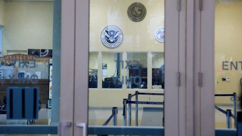 El vestíbulo del Tribunal de Inmigración de Miami, Florida.&nbsp;