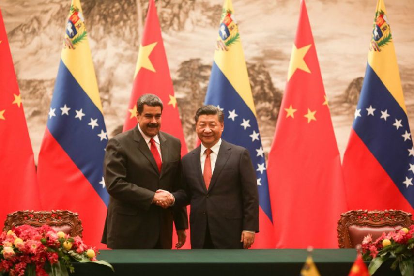 El dictador venezolano, Nicolás Maduro, junto al presidente de China,&nbsp;Xi Jinping.