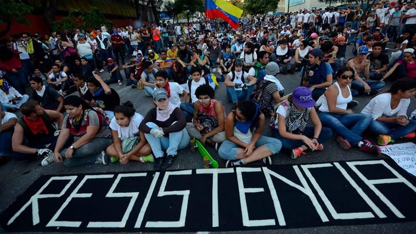 El @FAD_Nicaragua&nbsp;abraza al hermano pueblo venezolano que resiste y lucha para derrocar a la dictadura&nbsp;criminal, escribió en su Twitter el&nbsp;Frente Amplio por la Democracia, una de las organizaciones firmantes de la carta abierta.