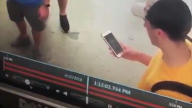 La Policía de Miami ha solicitado la colaboración de la comunidad para identificar al presunto autor de disparos en las afueras del mercado Whole Foods, en el downtown de Miami.