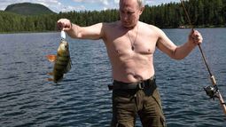 Putin enciende las redes con imágenes de sus vacaciones