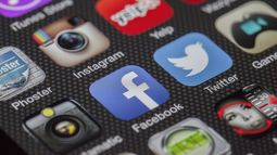 Mensajes invaden las redes sociales en los últimos años.