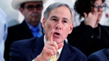 El gobernador de Texas, Greg Abbott, habla durante una conferencia de prensa en San Antonio.&nbsp;