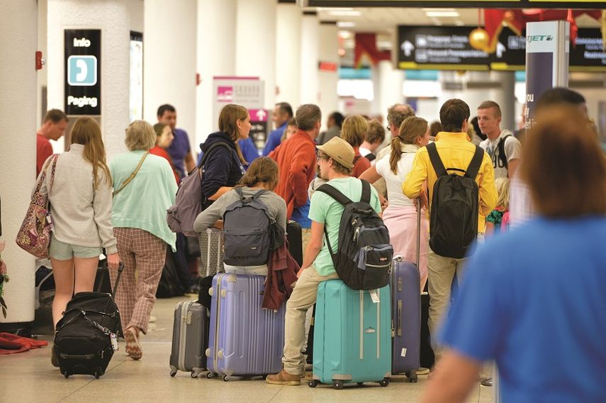 El Alcalde de Miami-Dade felicitó a la directiva del aeropuerto (A. MATA)