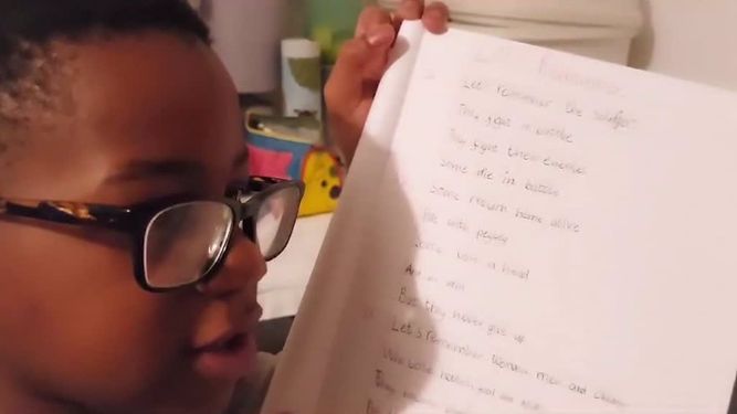 Un niño de cuatro años se convierte en el autor más joven del mundo.