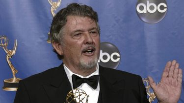 El director Walter Hill cuando fue premiado en 2004 por su trabajo frente a Deadwood.&nbsp;
