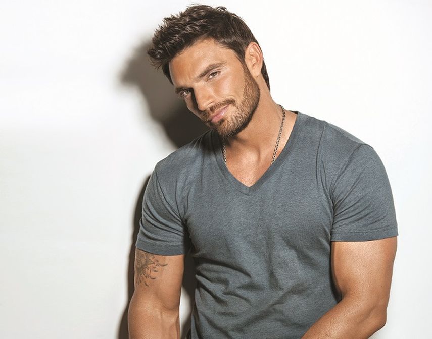 El actor chileno Julián Gil (CORTESÍA)