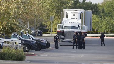 Detienen a migrantes cubanos hacinados en camión en México (Foto referencial)