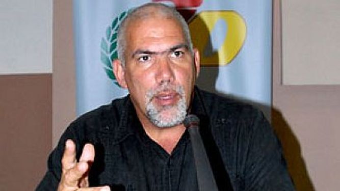 Eduardo Becali, director del INDER, confirmó la salida de tres atletas cubanos. (ARCHIVO)