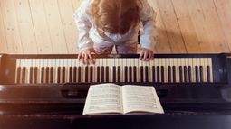 Recibir lecciones de piano puede facilitar el aprendizaje verbal de los niños.&nbsp;