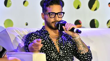 El cantautor colombiano Maluma se dirige al público durante su panel sobre las redes sociales en la Conferencia de los Latin Billboard, en Miami Beach.&nbsp;