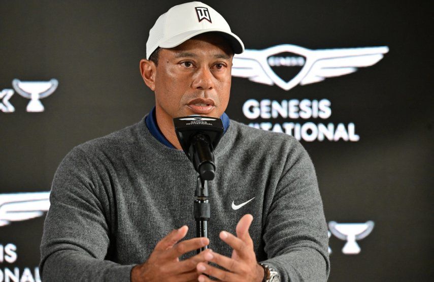 El golfista Tiger Woods habla durante la conferencia de prensa previa al Genesis Invitational, el 14 de febrero de 2023.