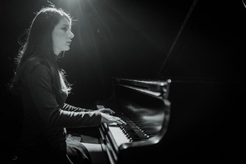 Desafío Minúsculo Carnicero La pianista mexicana Clara Luna difunde la música con videos en vivo