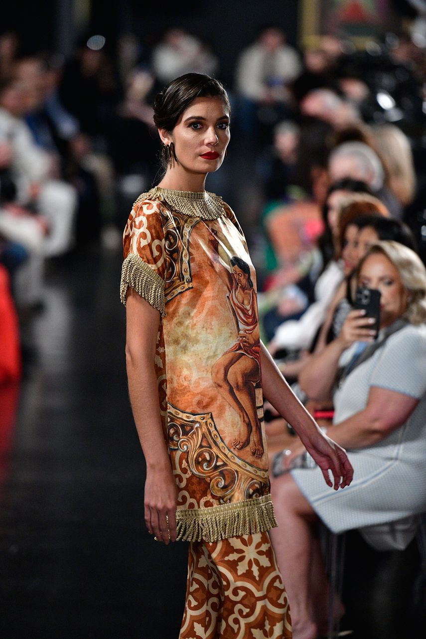 Piezas de la colección Óleo sobre lienzo, que la diseñadora Yas González mostró en Miami Fashion Week.