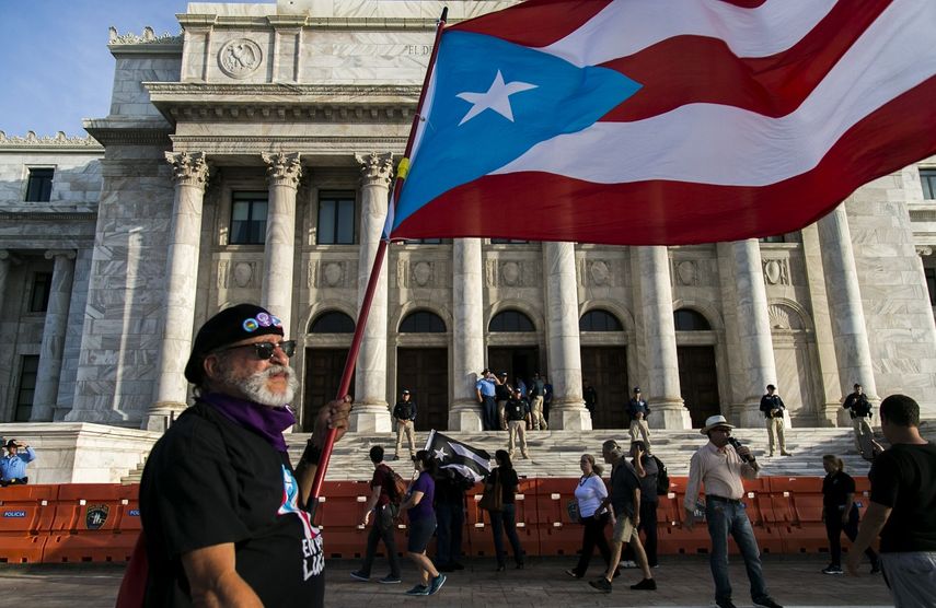 La escena frente al Capitolio en San Juan, Puerto Rico, el 5 de agosto del 2019.