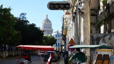 Un semáforo apagado después de un corte de energía en La Habana el 4 de diciembre de 2024.