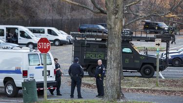 Un tiroteo ocurrido esta mañana en una escuela de secundaria de Great Mills (Maryland), que dejó tres heridos graves, incluido el autor de los disparos, informaron las autoridades locales.