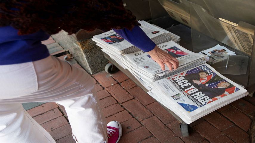 Periódicos muestran en portada el encuentro histórico entre el presidente Donald Trump y el líder norcoreano,&nbsp;KimJong-un.