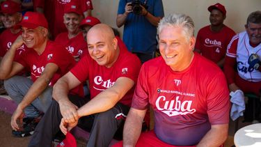 Mientras Cuba sucumba en las necesidades y faltas de libertades, el gobernante de turno, Miguel Díaz Canel, se ríe.