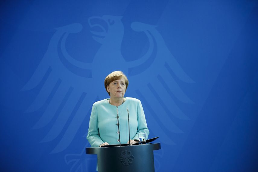 La canciller alemana, Angela&nbsp;Merkel, comparece ante los medios en la Cancillería para analizar el paso dado por el presidente estadounidense, Donald Trump, de abandonar el Acuerdo del clima de París, en Berlín, Alemania.