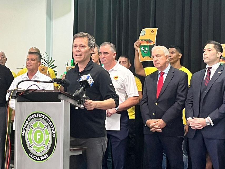 William McAllister, presidente del sindicato de bomberos de Miami Dade