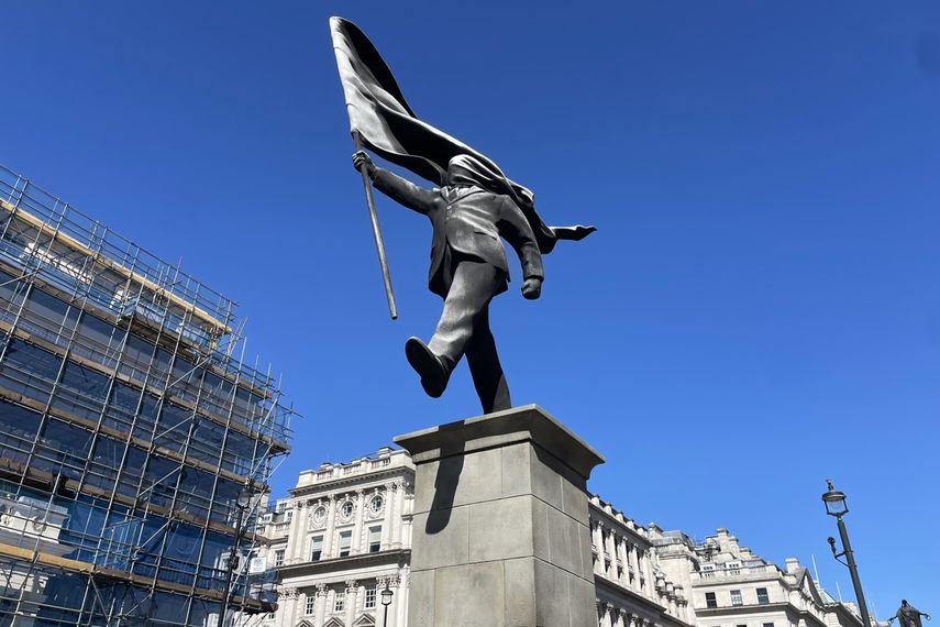Una estatua firmada supuestamente por el elusivo artista británico Banksy ha aparecido en las últimas horas en el centro de Londres. &nbsp;
