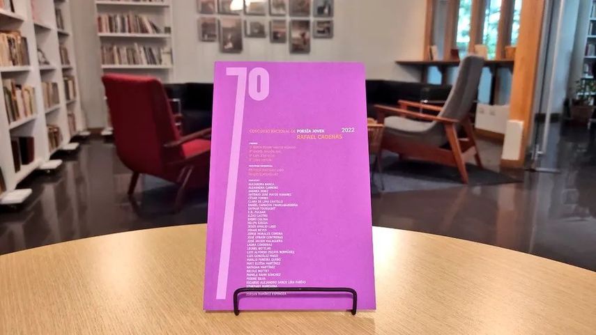 Portada del libro Antología del 7mo Concurso Nacional de Poesía Joven Rafael Cadenas.&nbsp;