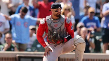 Carlos Narváez #75 de los Medias Rojas de Boston reacciona ante los Cachorros de Chicago en el Wrigley Field el 18 de julio de 2025 en Chicago, Illinois.&nbsp;