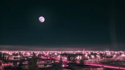 Imagen referencial de la Luna Rosa de abril. Imagen referencial de la Luna Rosa de abril.