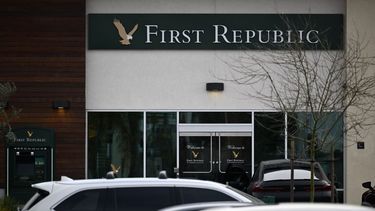 Imagen del exterior de una sucursal del Banco First Republic.